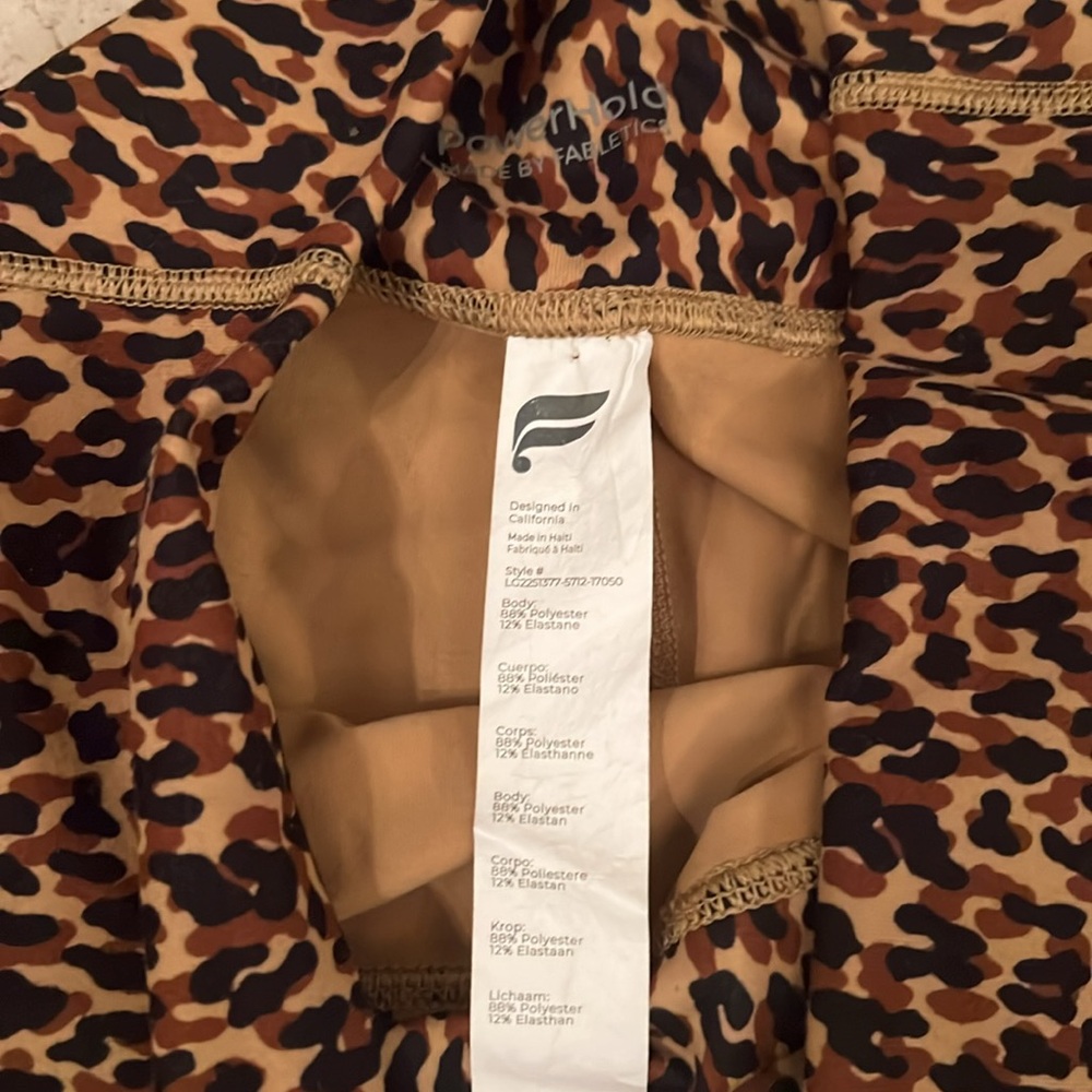Free- Fabletics leopard leggings - Picture 2 of 2